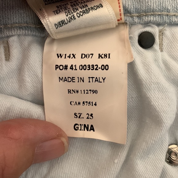 Beautiful Italian made True Religion Gina jeans - Picture 12 of 13